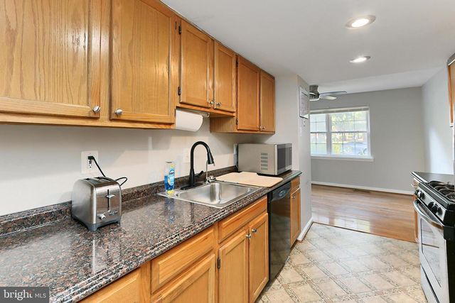 7844 SNEAD LN, Falls Church, VA 22043