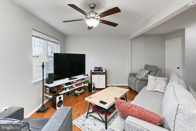 7844 SNEAD LN, Falls Church, VA 22043