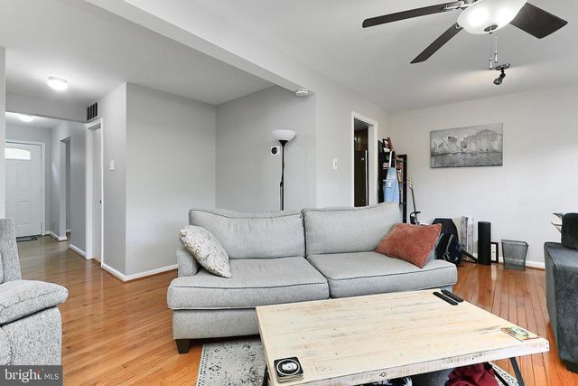 7844 SNEAD LN, Falls Church, VA 22043