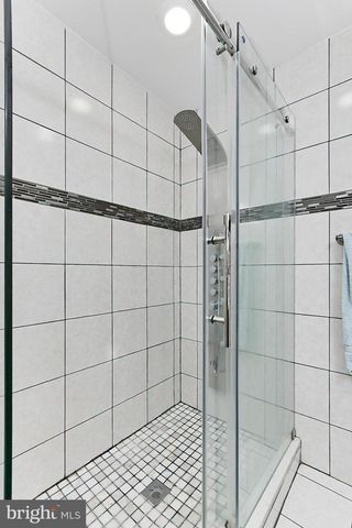 7844 SNEAD LN, Falls Church, VA 22043
