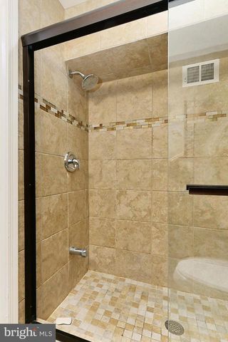 7844 SNEAD LN, Falls Church, VA 22043