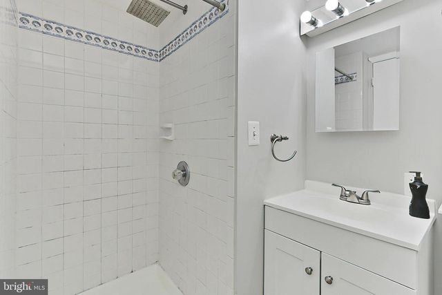 7844 SNEAD LN, Falls Church, VA 22043