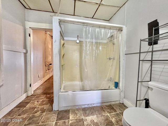 1301 S Pennsylvania Avenue, Joplin, MO 64801