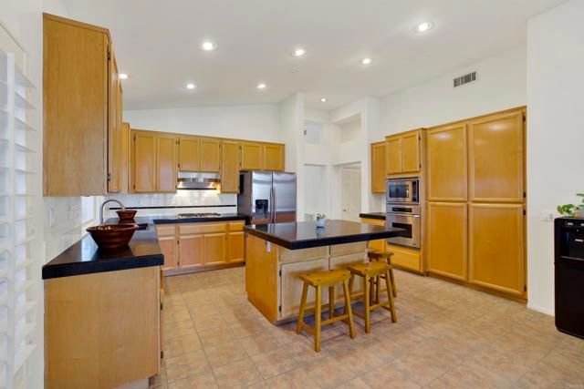 2022 Highland View, Escondido, CA 92026