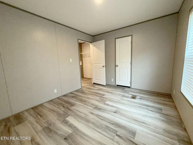 596 Old Long Hollow Rd, Lafollette, TN 37766