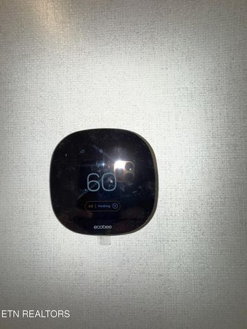 596 Old Long Hollow Rd, Lafollette, TN 37766