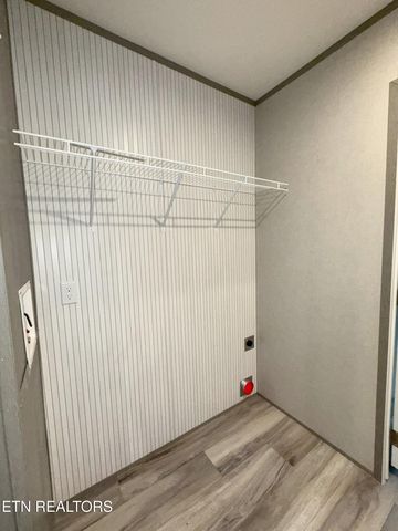 596 Old Long Hollow Rd, Lafollette, TN 37766