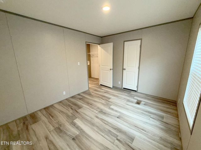 596 Old Long Hollow Rd, Lafollette, TN 37766