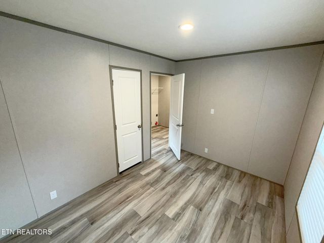 596 Old Long Hollow Rd, Lafollette, TN 37766