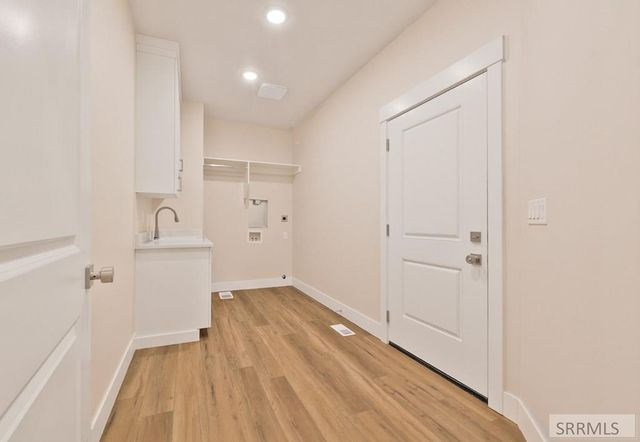 545 S Cutler Avenue, Sugar City, ID 83448