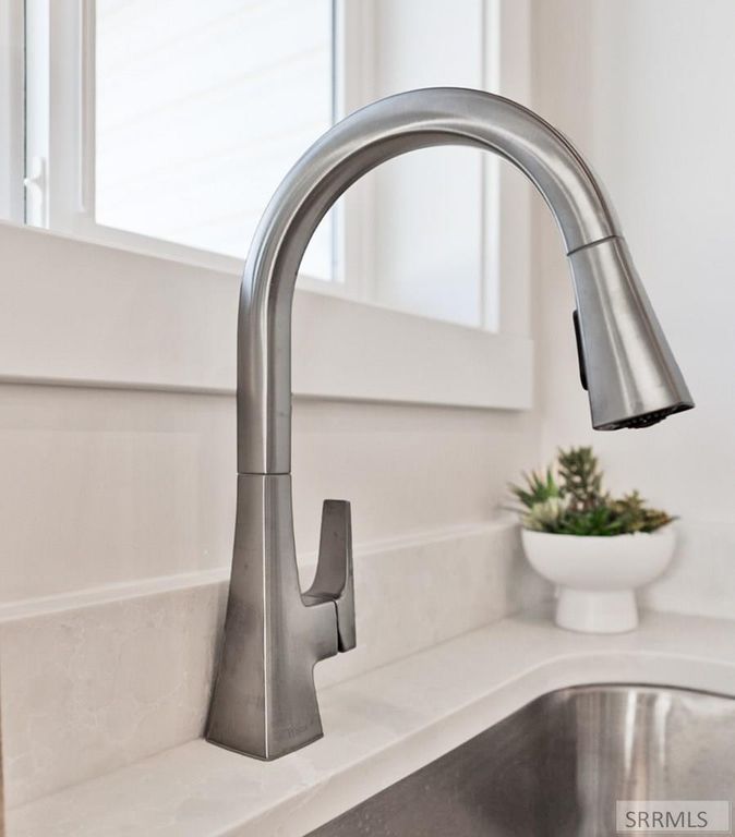 Image 17 of property listing at 545 S Cutler Avenue, Sugar City, ID 83448