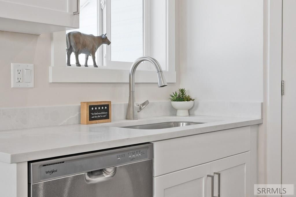 Image 19 of property listing at 545 S Cutler Avenue, Sugar City, ID 83448