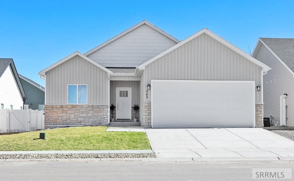 Image 4 of property listing at 545 S Cutler Avenue, Sugar City, ID 83448