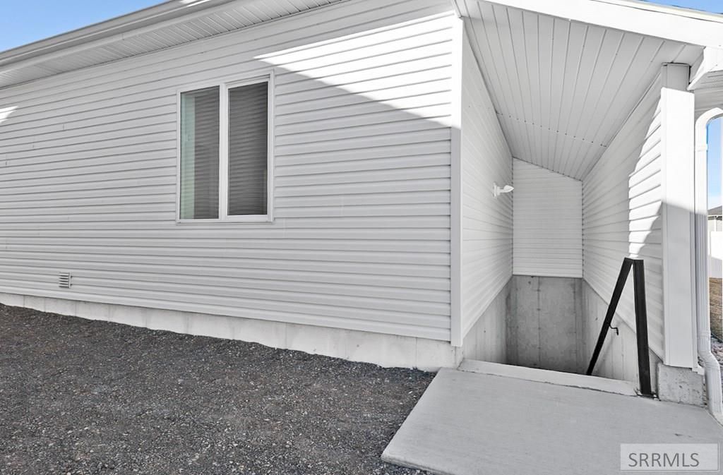 Image 7 of property listing at 545 S Cutler Avenue, Sugar City, ID 83448