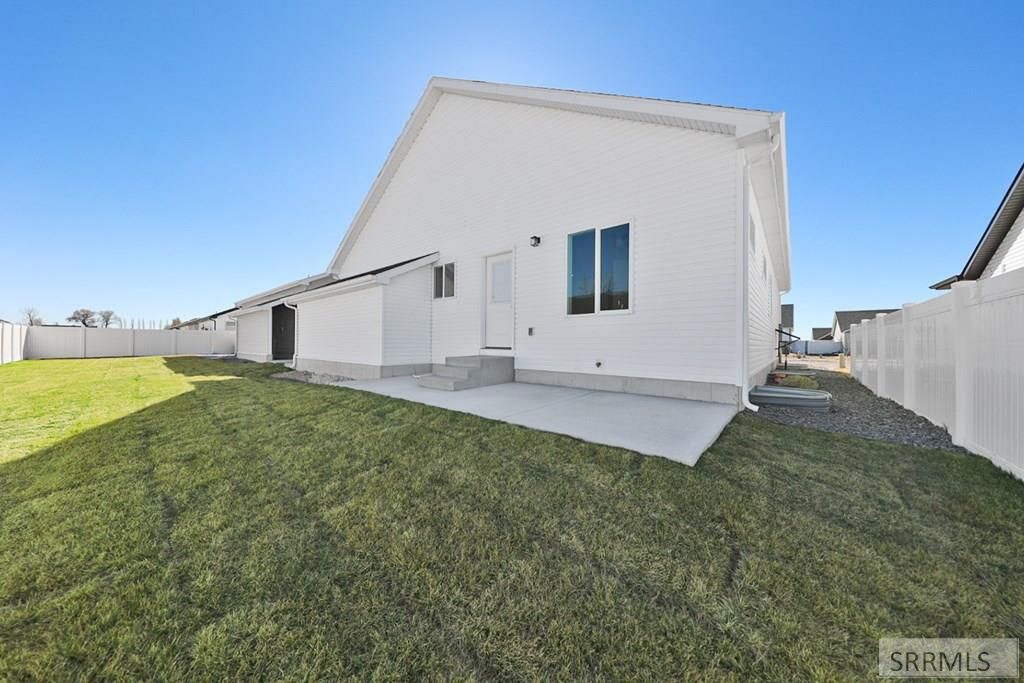 Image 8 of property listing at 545 S Cutler Avenue, Sugar City, ID 83448