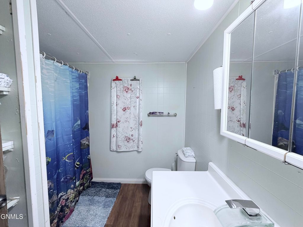 124 Delaware Street SE, Bismarck, ND 58504 photo 17