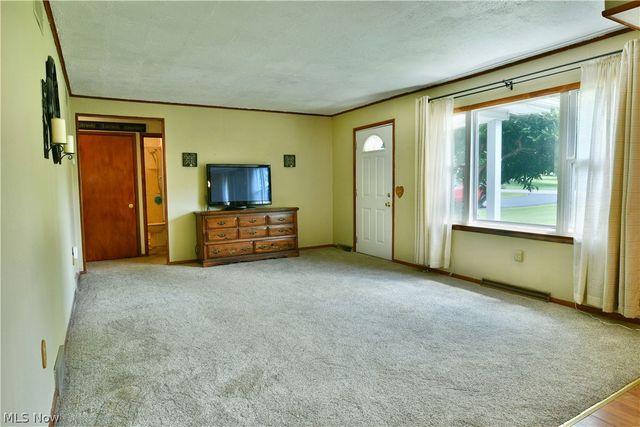 364 Mackey Drive, Vienna, OH 44473