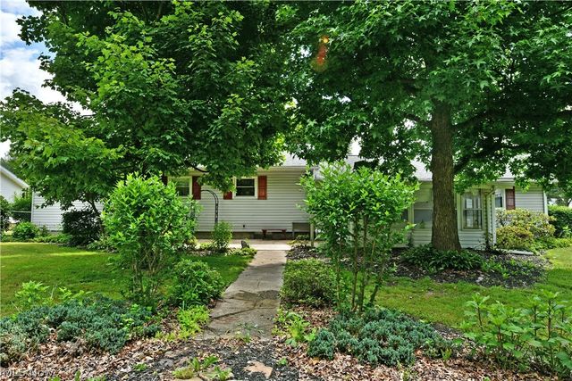 364 Mackey Drive, Vienna, OH 44473