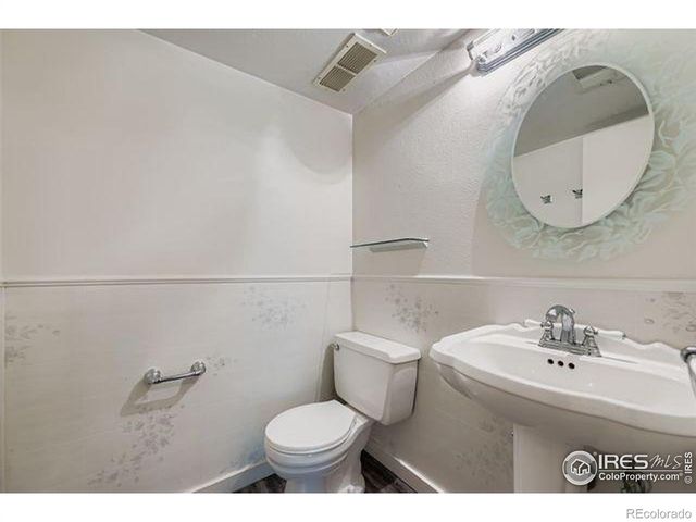 2911 Lakeshore Drive, Longmont, CO 80503