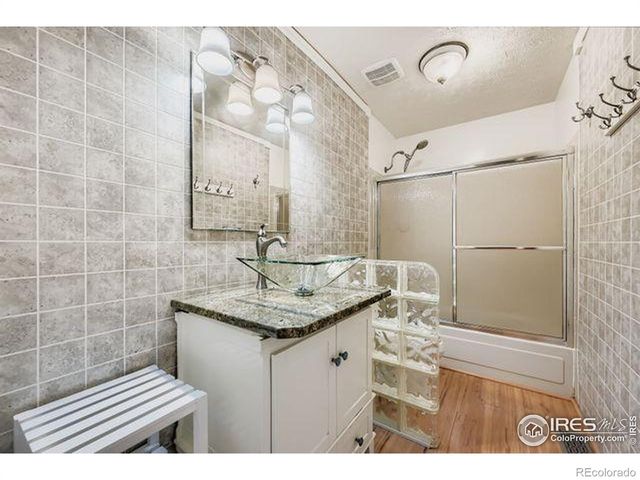 2911 Lakeshore Drive, Longmont, CO 80503