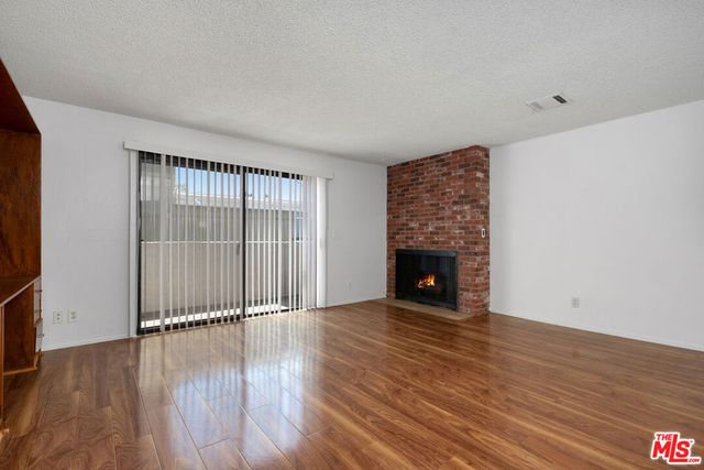 2519 Kansas Avenue 107, Santa Monica, CA 90404