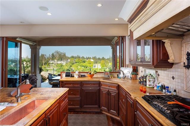 18 Rue Saint Cloud, Newport Beach, CA 92660