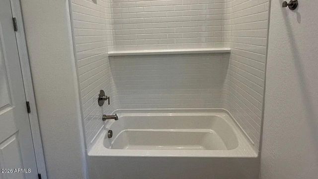 13426 W EAGLE FEATHER Road, Peoria, AZ 85383
