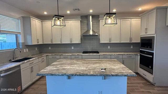 13426 W EAGLE FEATHER Road, Peoria, AZ 85383