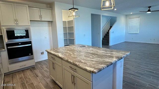 13426 W EAGLE FEATHER Road, Peoria, AZ 85383