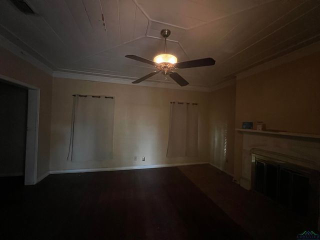 410 E College St, Longview, TX 75601