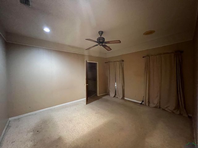 410 E College St, Longview, TX 75601
