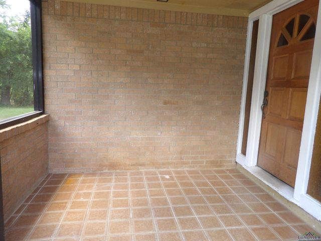 410 E College St, Longview, TX 75601