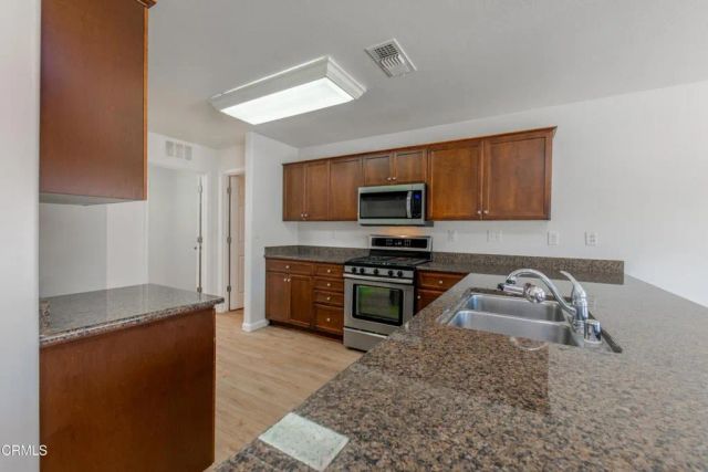 12226 Hawksmoor Street, Bakersfield, CA 93311