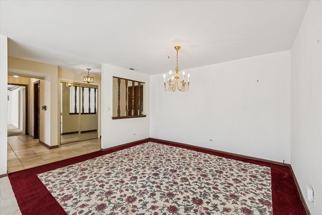 1S150 Spring Road 2I, Oakbrook Terrace, IL 60181