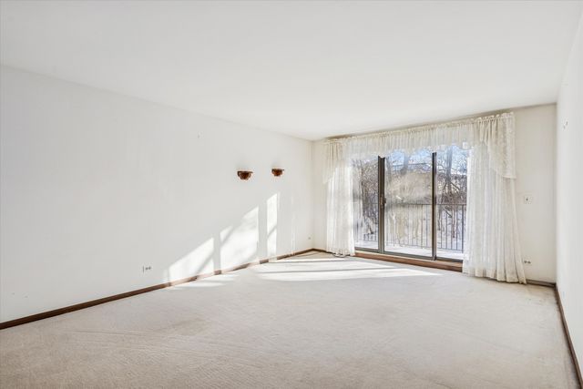 1S150 Spring Road 2I, Oakbrook Terrace, IL 60181