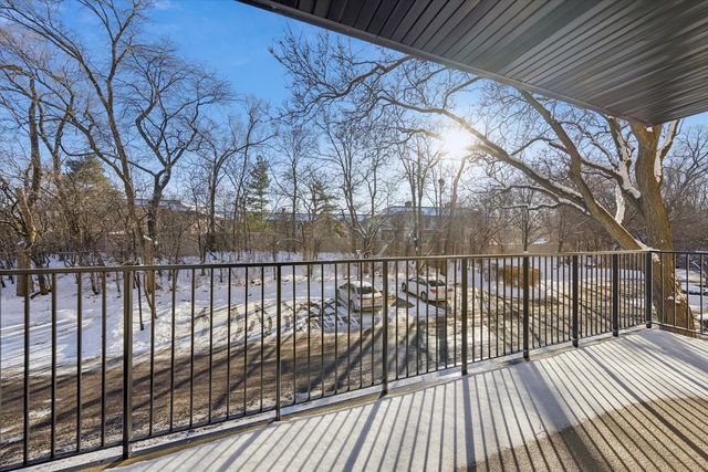 1S150 Spring Road 2I, Oakbrook Terrace, IL 60181