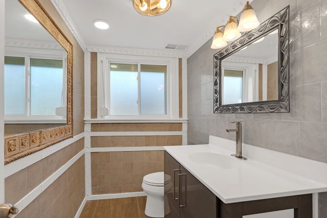 190 E Bradley Street, Des Plaines, IL 60016