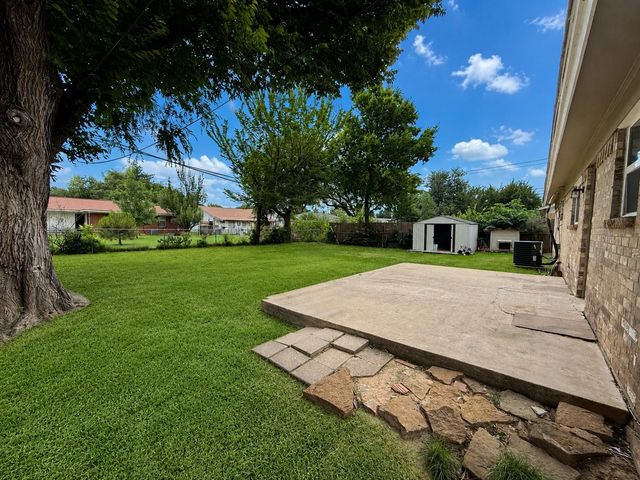 1030 Joslin Street, Irving, TX 75060