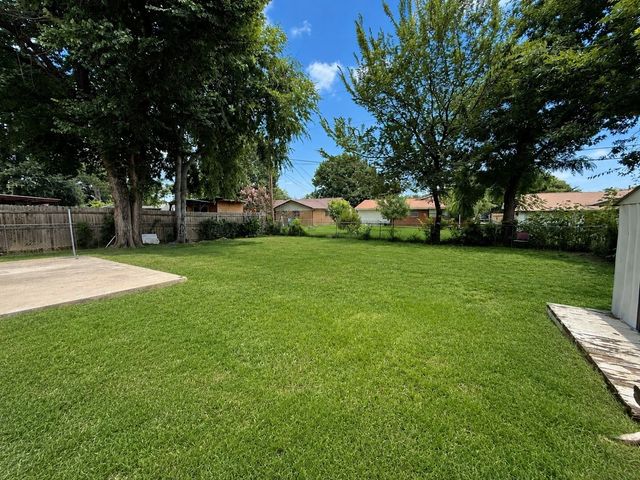 1030 Joslin Street, Irving, TX 75060