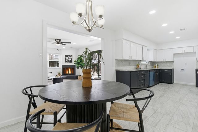 2009 Barton Drive, Arlington, TX 76010