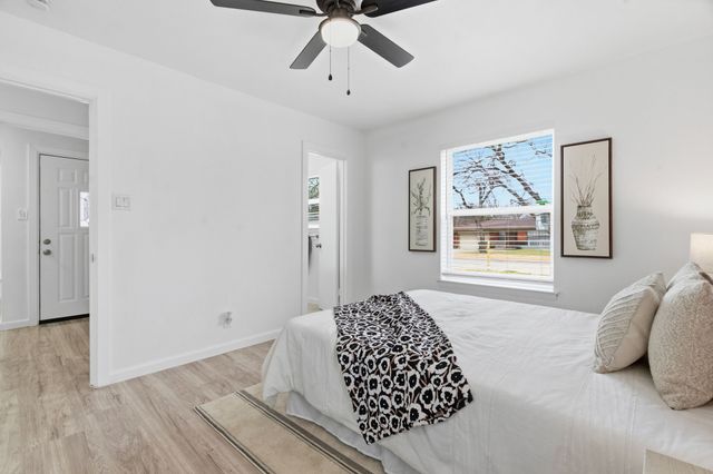 2009 Barton Drive, Arlington, TX 76010