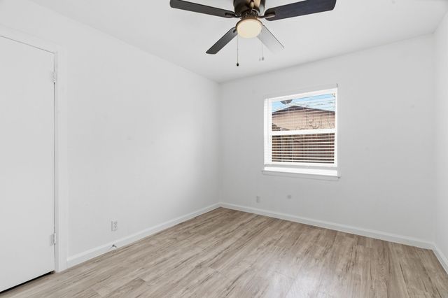 2009 Barton Drive, Arlington, TX 76010