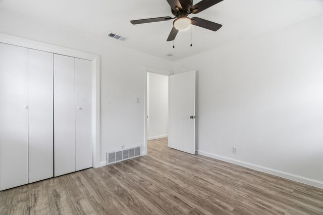 2009 Barton Drive, Arlington, TX 76010