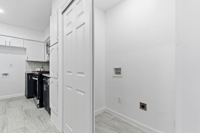 2009 Barton Drive, Arlington, TX 76010