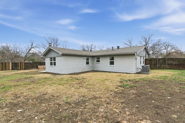2009 Barton Drive, Arlington, TX 76010