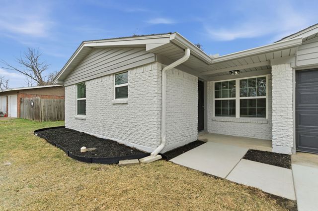 2009 Barton Drive, Arlington, TX 76010