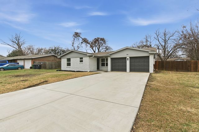 2009 Barton Drive, Arlington, TX 76010