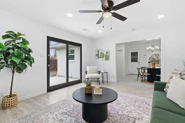 2009 Barton Drive, Arlington, TX 76010