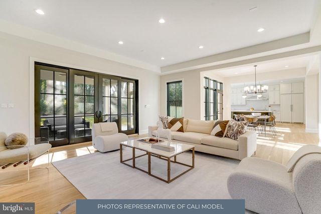 3815 N ABINGDON ST, Arlington, VA 22207