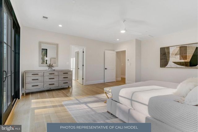 3815 N ABINGDON ST, Arlington, VA 22207